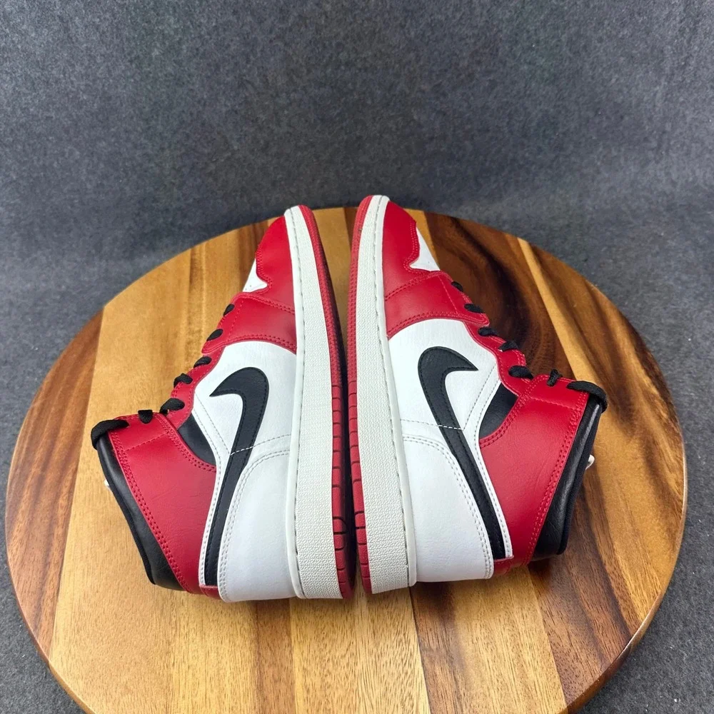Air Jordan 1 Mid GS Chicago White Heel Red Black 554725-173 Sz 7Y Womens 8.5